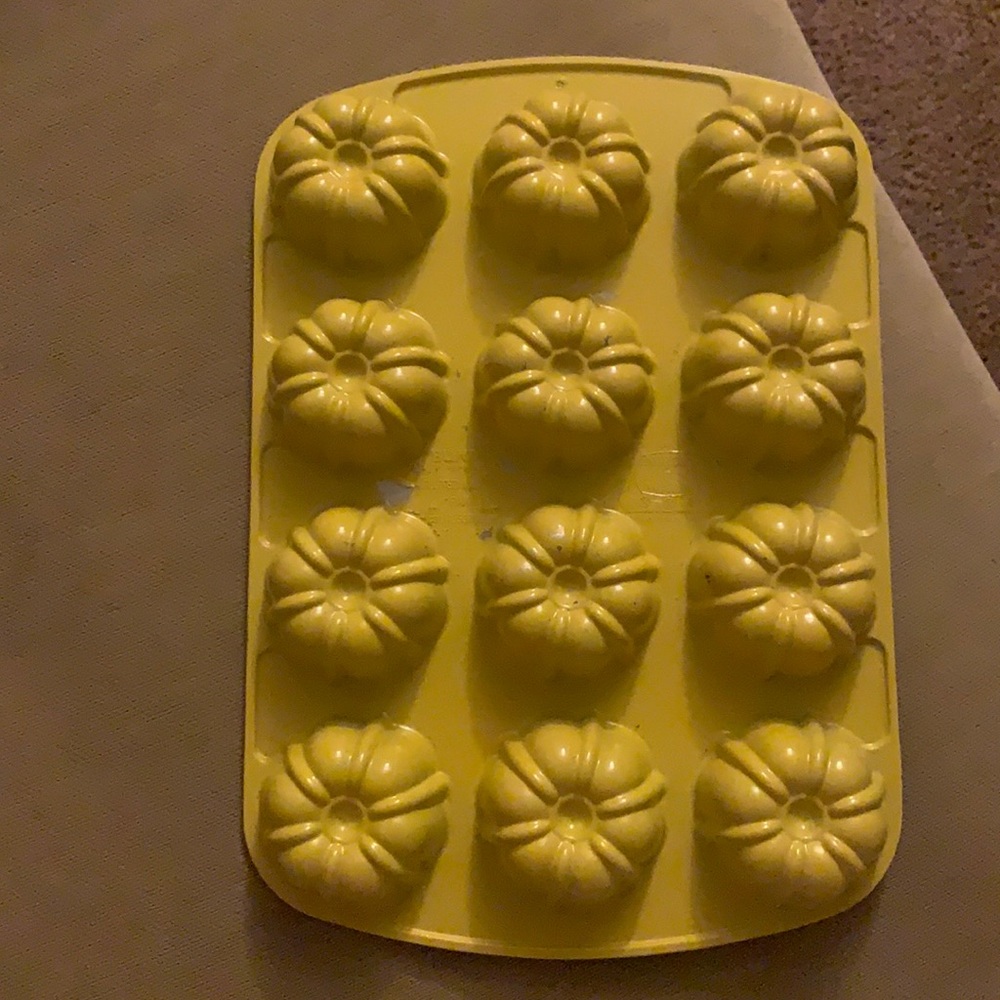 Vintage Nordic ware Bundt pan